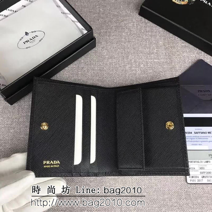 PRADA普拉達 經典爆款 頂級原單十字紋牛皮 女士短皮夾 1MV204 DD1410